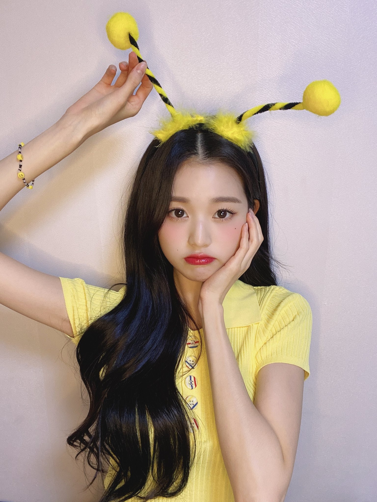 왜...왜...아무도 나에게 원영이 꿀벌셀카 올라온걸 말 안해줬어.... | 인스티즈