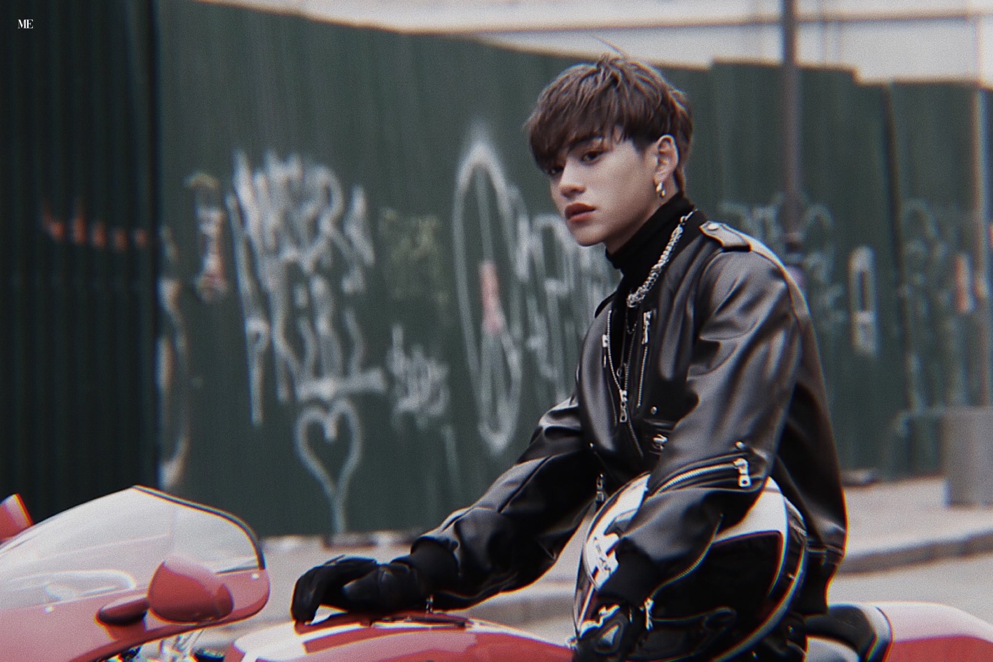 루카스 사진 올리고 난 자러간다 | 인스티즈