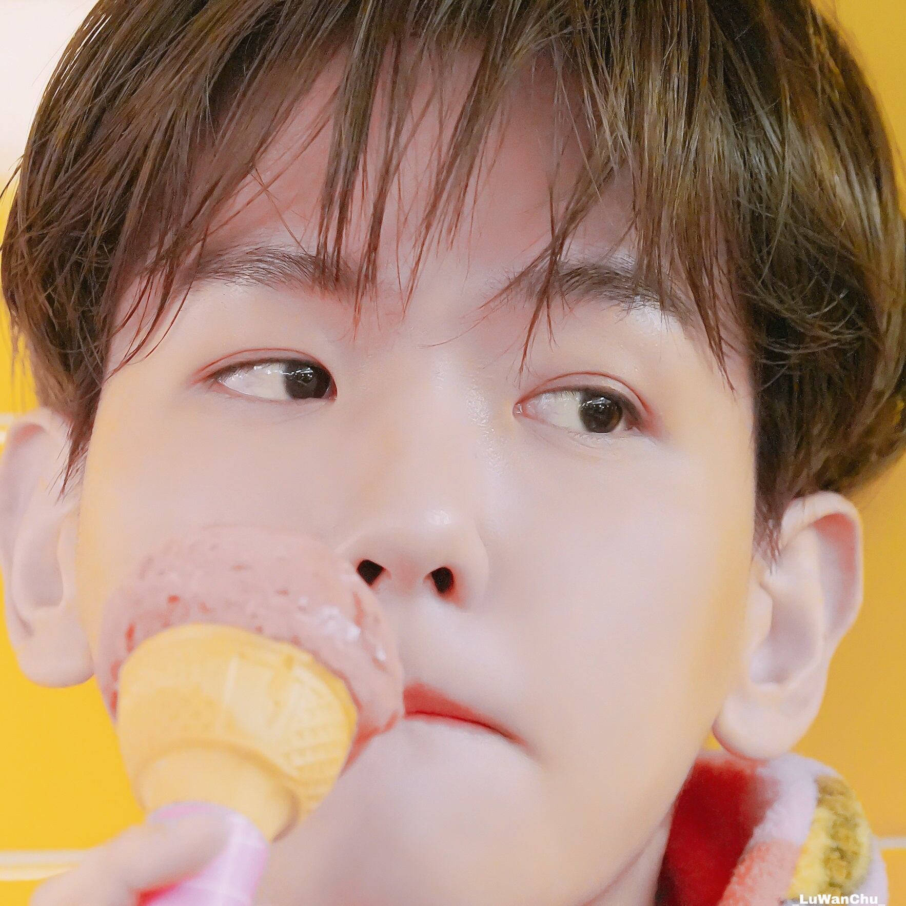 익들아 얘 몇살같아? | 인스티즈