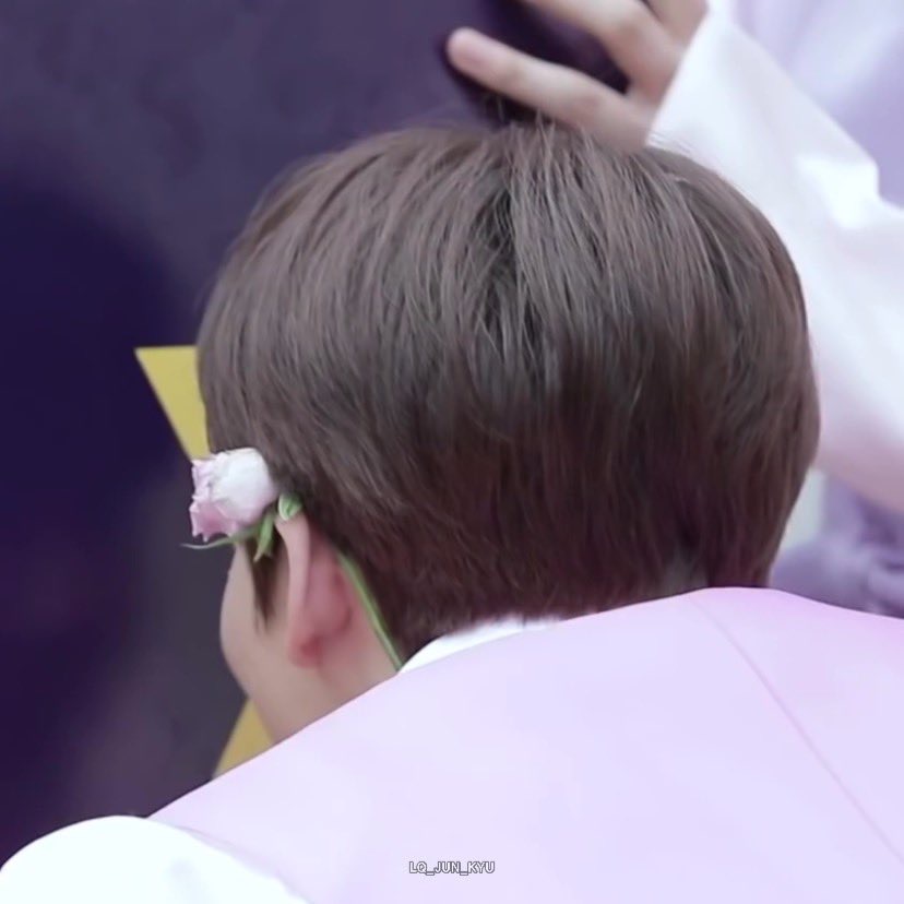 준규의 볼이 너무 좋다 | 인스티즈