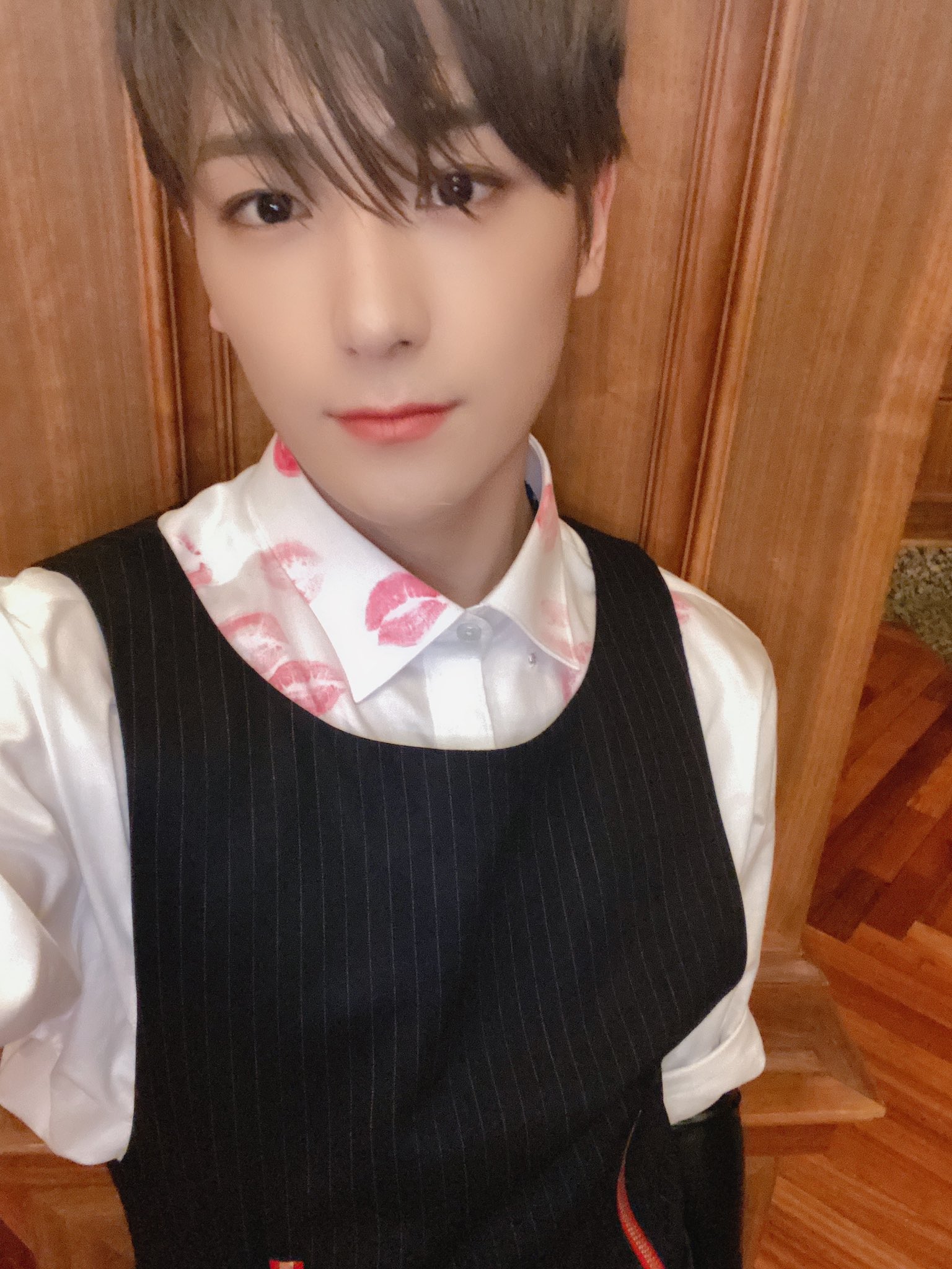 어떻게 사람 얼굴이 이렇게 생겼지... | 인스티즈