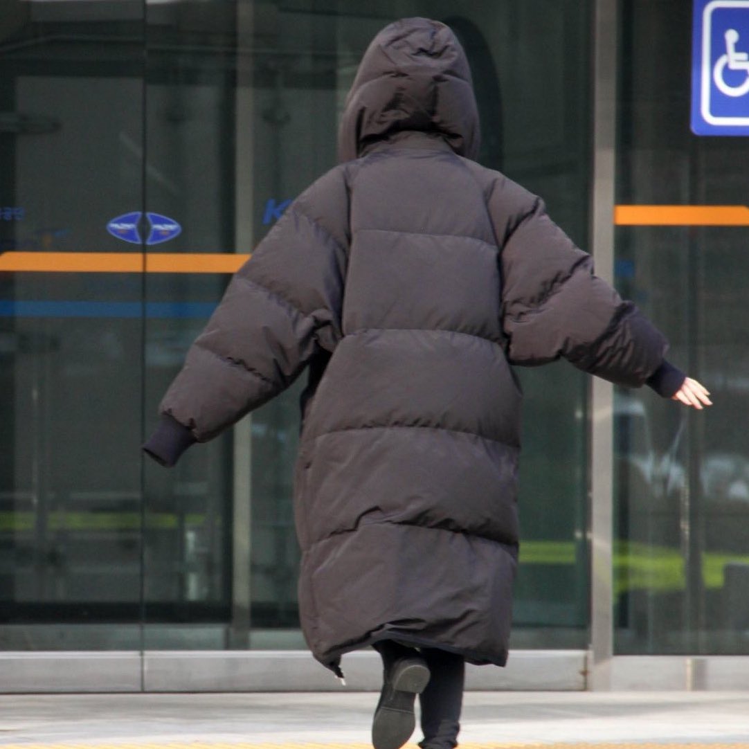 아이유가 패딩을 입은게 아니라 패딩이 아이유를 입은 사진 | 인스티즈