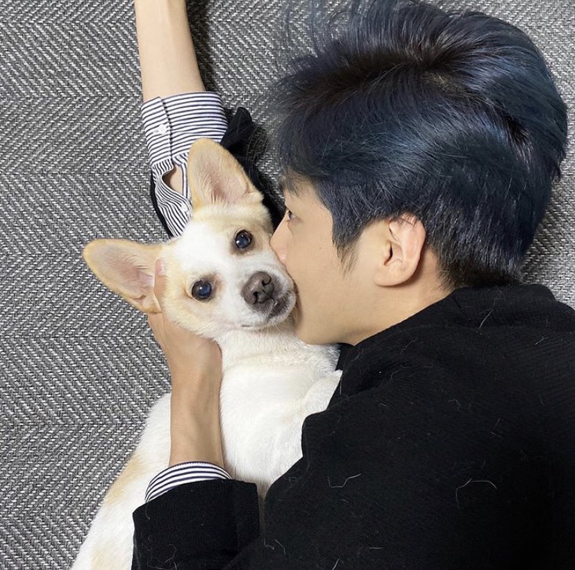 은상이네 강아지랑 5분내내 아이컨택 하는중 | 인스티즈