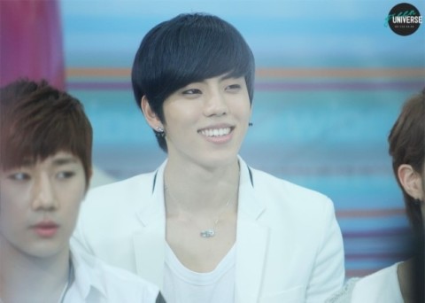 인피니트들아 동우 파란머리 리즈 기억나지? | 인스티즈