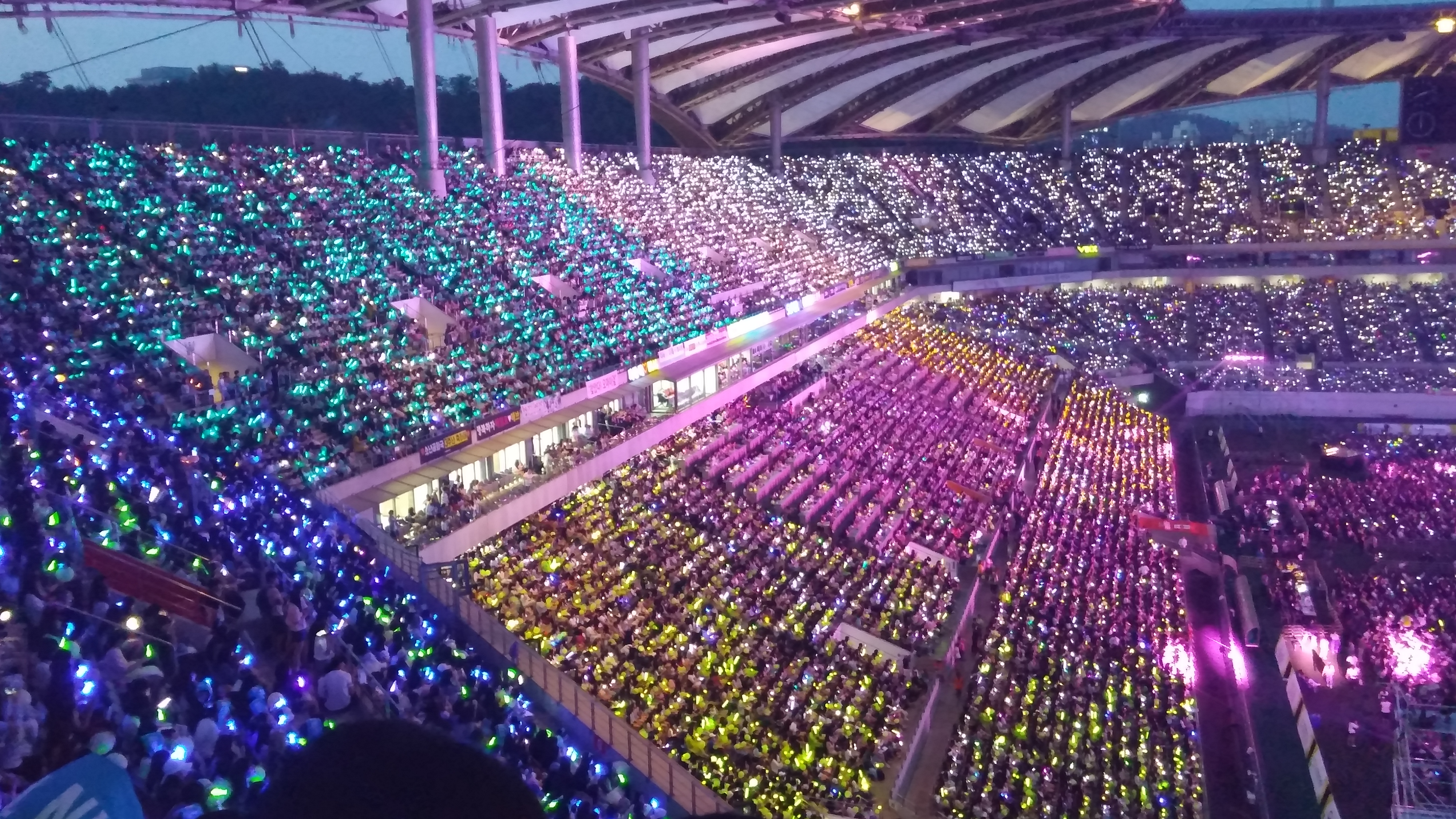 나 2016드콘에서 레전드짤 찍었는데 볼 사람 (feat. 우현님과 뚜기들) | 인스티즈