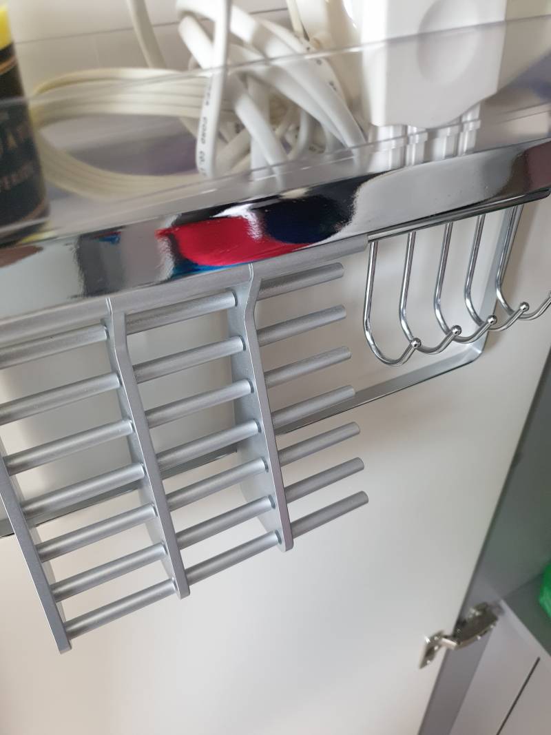 옷장에 이거 뭐야? | 인스티즈