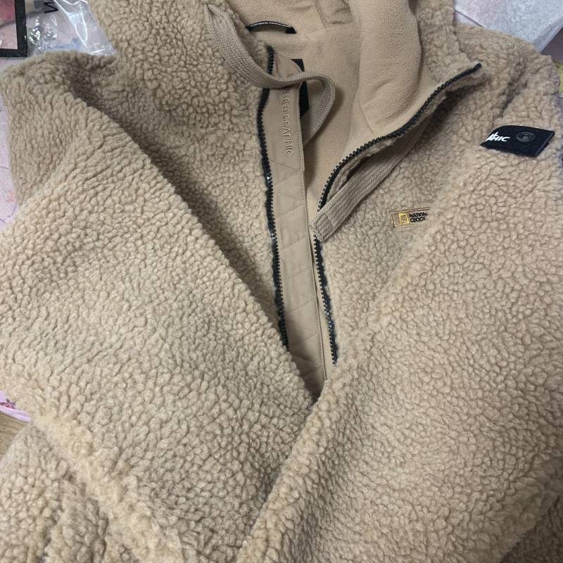 익들아 아빠가 색상 잘못시켜서 네셔널 뽀글이가 생겼는데 내가 입을까 말까 | 인스티즈