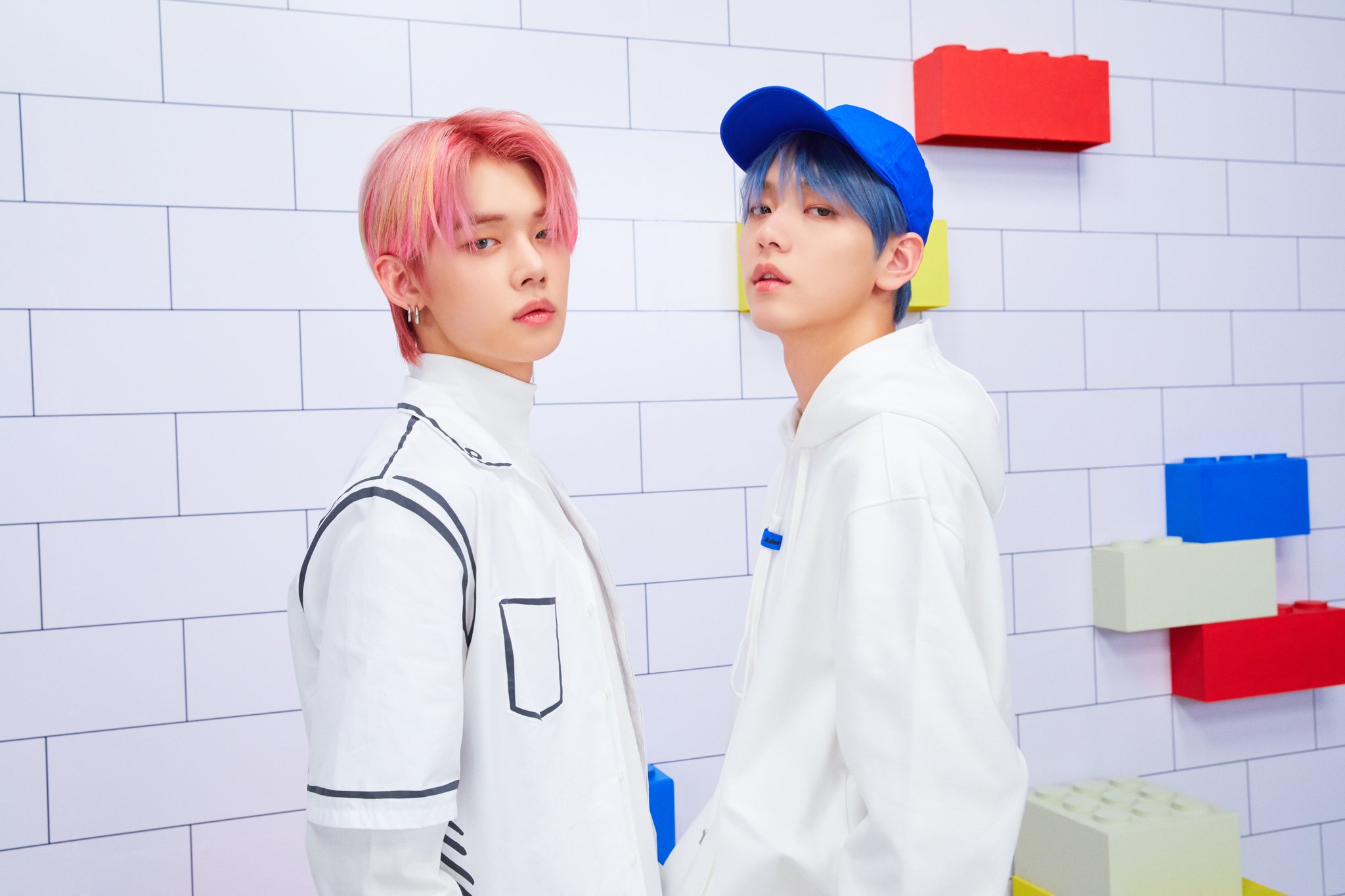 투바투 컨셉 미친거아니야 빅히트 이 변태야 이ㄹ단 사진 몇장 가져옴 손떨려 봐 | 인스티즈