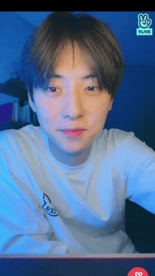 황민현 입술만지는거 금지🚫 ⛔ ... | 인스티즈