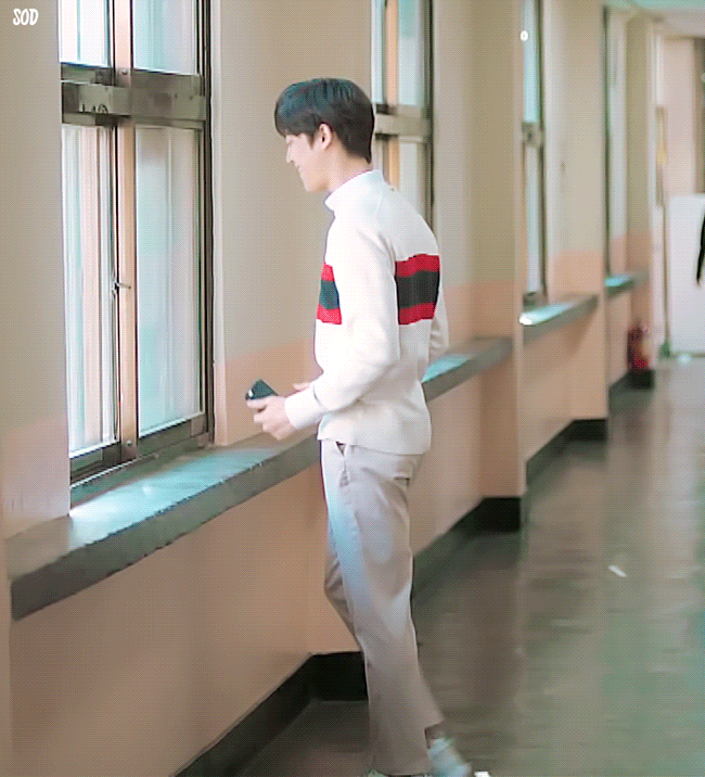 10대 안에 들어간 30대 역할을 하는 20대.gif | 인스티즈