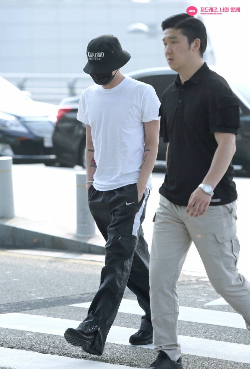 지드래곤 2010~2020년 공항패션 모음 | 인스티즈