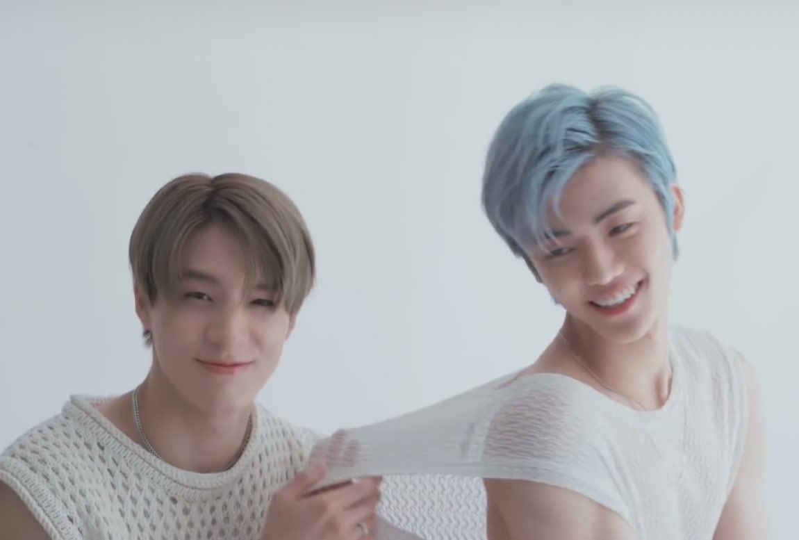 ㄱ 이게 무슨.. 뷰티 화보 찍으러 가서 이래도 되는 거임..? | 인스티즈