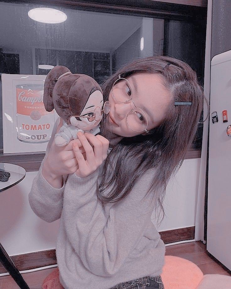 제발 좀 인스타사람들보고 제니 닮았다고 좀 안하면 좋겠다 .. | 인스티즈