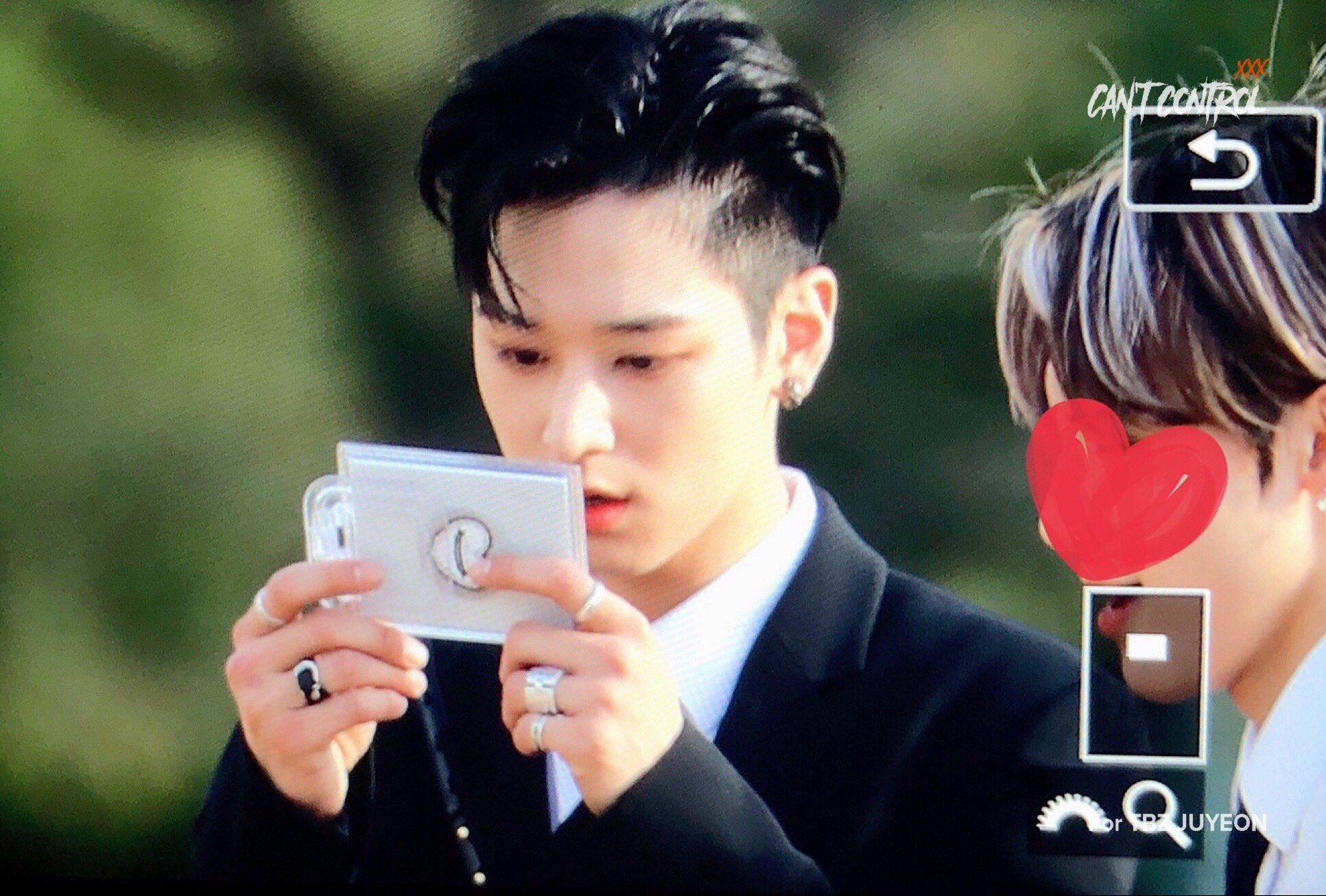 주연 다이소 거울 보는거 왤케 웃기고 귀엽짘ㅋㅋㅋㅋㅋㅋ | 인스티즈