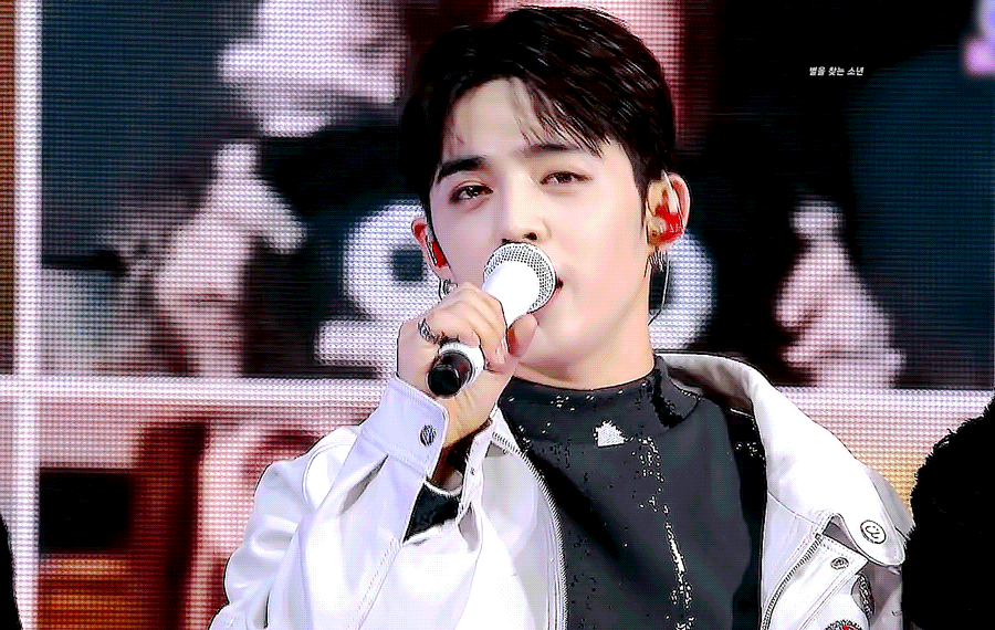 세븐틴 에스쿱스 평소에는 그저 맨날 웃고 성붙이면 삐지고.. 포스 1도 없는 사람인데.. | 인스티즈