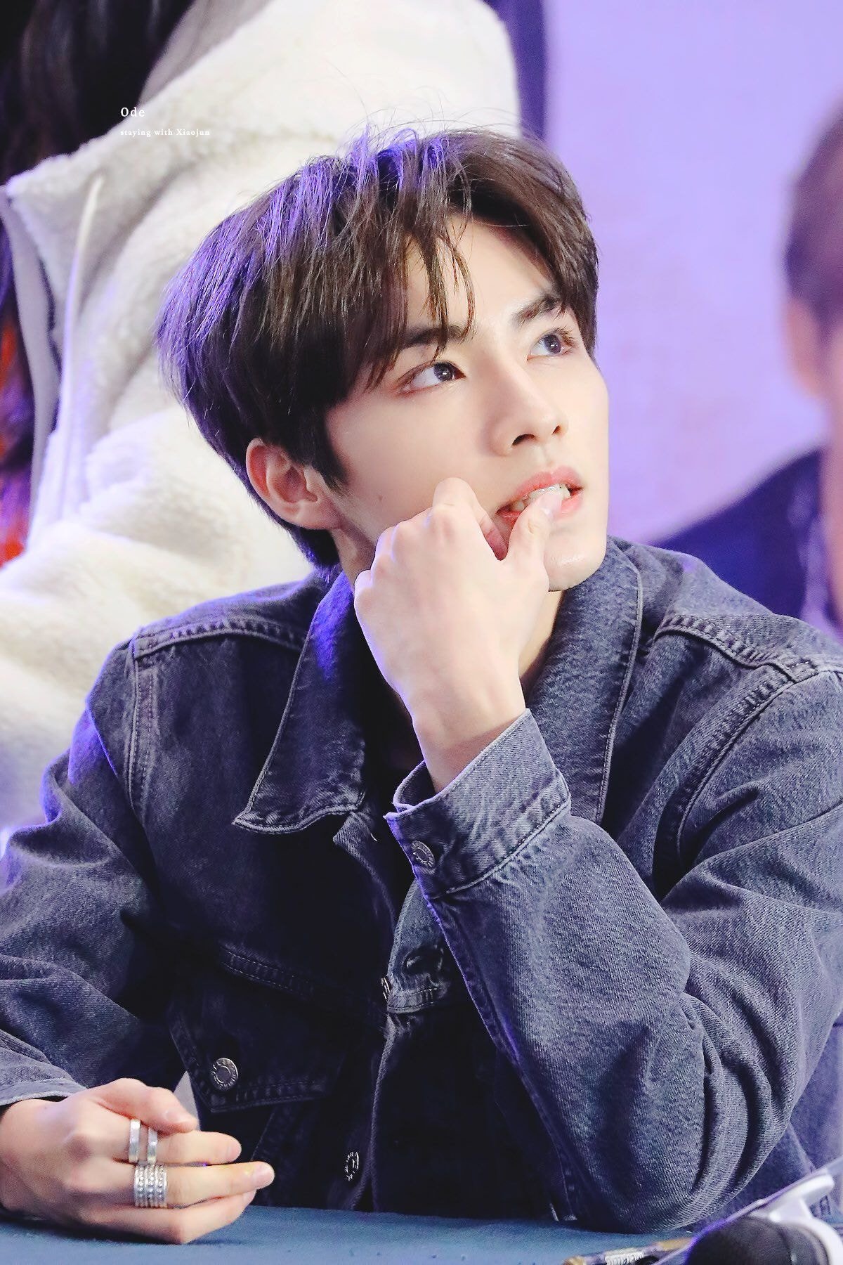 샤오쥔 눈 뒤에 트인거봐 진짜 보물이야ㅠ | 인스티즈