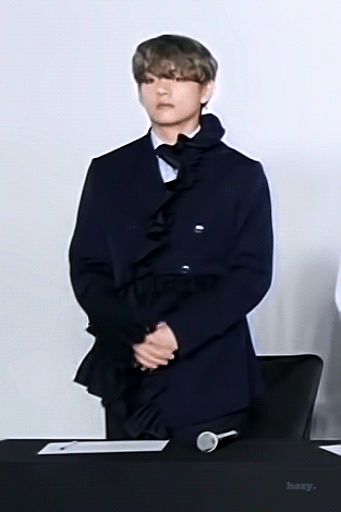 배꼽 인사하는 방탄네 곰돌이 | 인스티즈