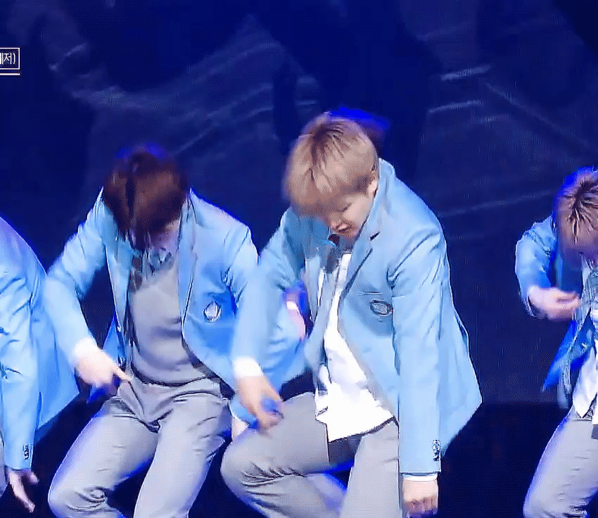 내 본 무대 의상 너무 프듀 재질이라 볼 때마다 웃김 | 인스티즈