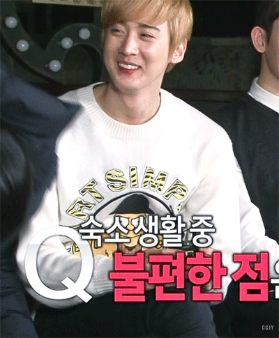 도토리 폰케이스 끼는 다람쥐🐿 | 인스티즈