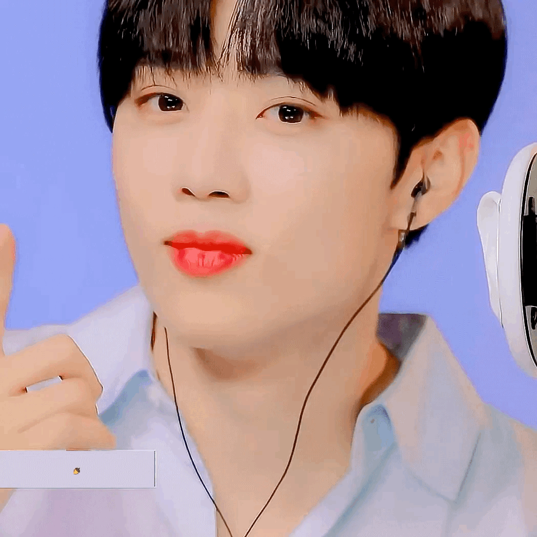 김선우 눈 점점 커져서 곧 얼굴에 절반이 눈이 될거같음 | 인스티즈