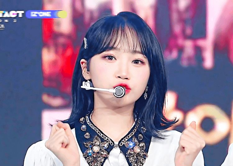 김채원 흑발 미챴다 | 인스티즈