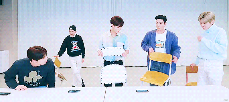 각자 할거 하는 뉴이스트ㅋㅋㅋㅋㅋㅋㅋㅋㅋㅋㅋ | 인스티즈