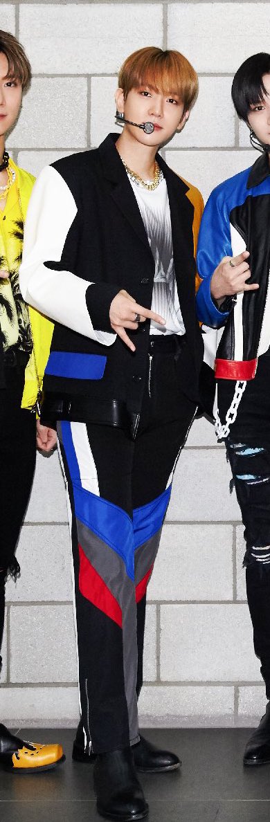 백현이 진짜 몸 비율이 좋아 | 인스티즈