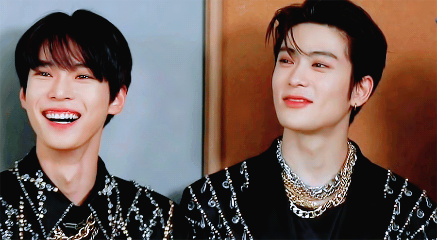 애기부부 사진 뿌리기 💛💚 | 인스티즈