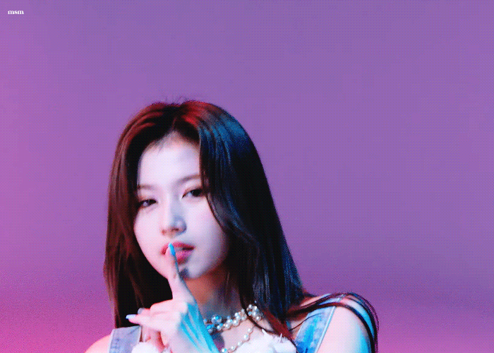 [잡담] 트와 사나 어깨에서 팔 라인이 진짜 개이뻐 | 인스티즈