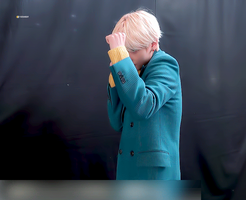 가드 올리고 있어도 맞는 방탄 뷔 | 인스티즈