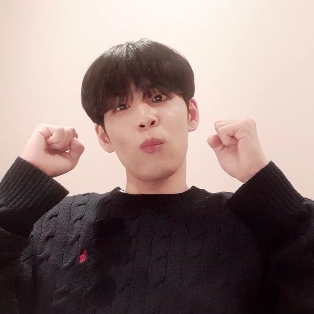 [잡담] 데이식스 원필 표정 ㄹㅇ 귀여워.. 이게 다 한 브이앱에서 나온 표정ㅋㅋㅋㅋㅋㅋㅋㅋㅋㅋㅋㅋㅋㅋ | 인스티즈