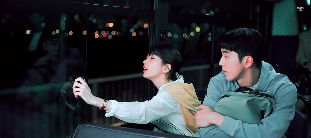 달미 버스에서 바람 쐬는 거 짤 떴었넹 | 인스티즈