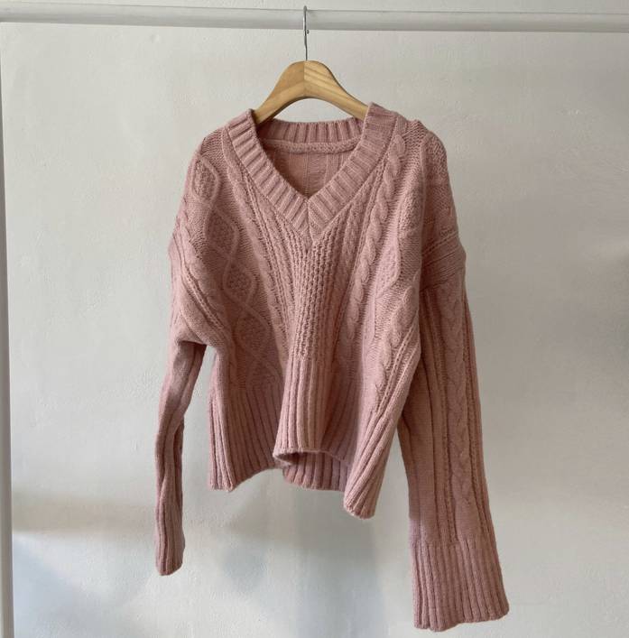 이 스웨터랑 어울리는 스커트 색 뭘까? | 인스티즈