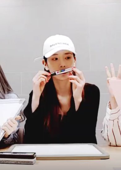 [잡담] 오랜만에 볼캡 설아 보자!!!!! 대체 집에 볼캡 몇 개일까... | 인스티즈