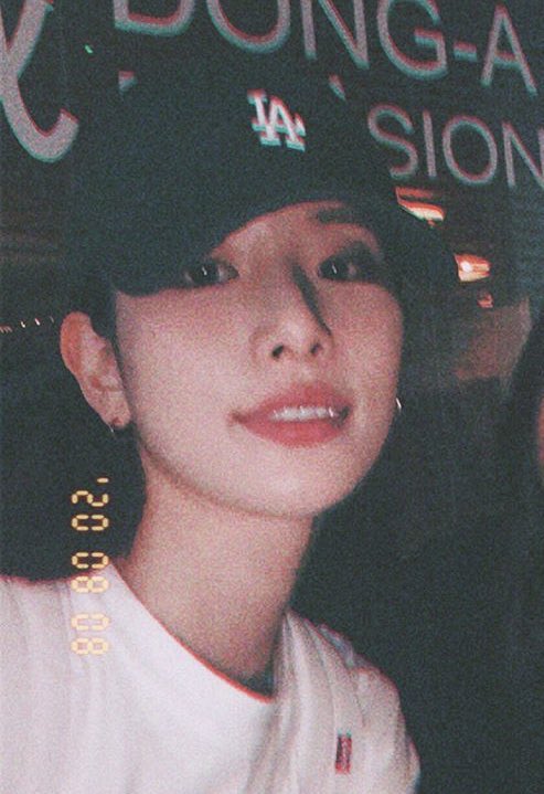 [잡담] 오랜만에 볼캡 설아 보자!!!!! 대체 집에 볼캡 몇 개일까... | 인스티즈