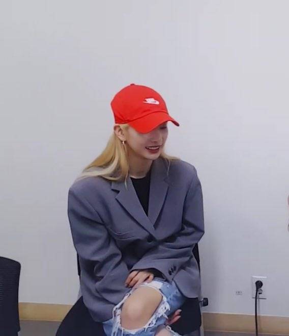 [잡담] 오랜만에 볼캡 설아 보자!!!!! 대체 집에 볼캡 몇 개일까... | 인스티즈