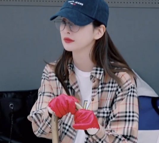 [잡담] 오랜만에 볼캡 설아 보자!!!!! 대체 집에 볼캡 몇 개일까... | 인스티즈