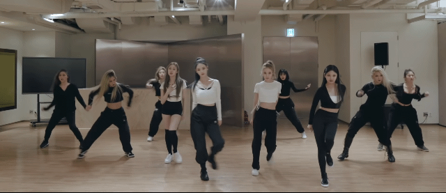 에스파 다리뻗는 안무에서 목쓰는 안무 | 인스티즈