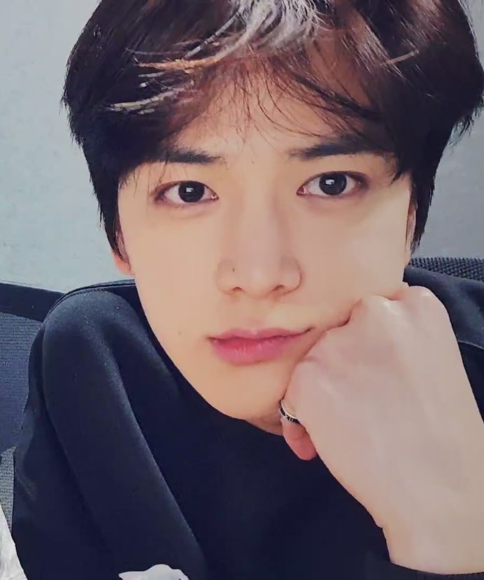 [잡담] 큰방 빤히 쳐다보기 | 인스티즈