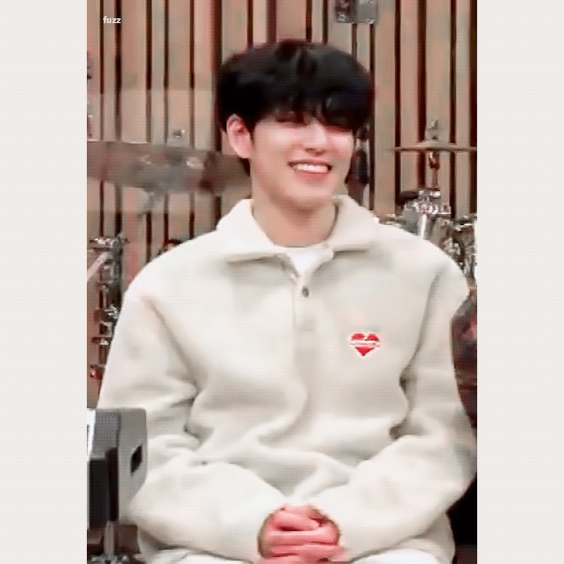 [잡담] 데이식스플? 그렇다면 짱 귀여운 사랑둥이 김원필 놓고 간다 | 인스티즈