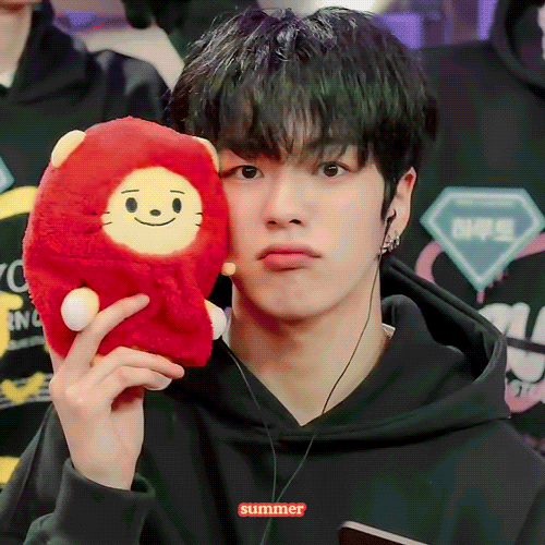 [잡담] 와이지 첫 길캐 데뷔남 그거 트레저 윤재혁....💎❤ | 인스티즈