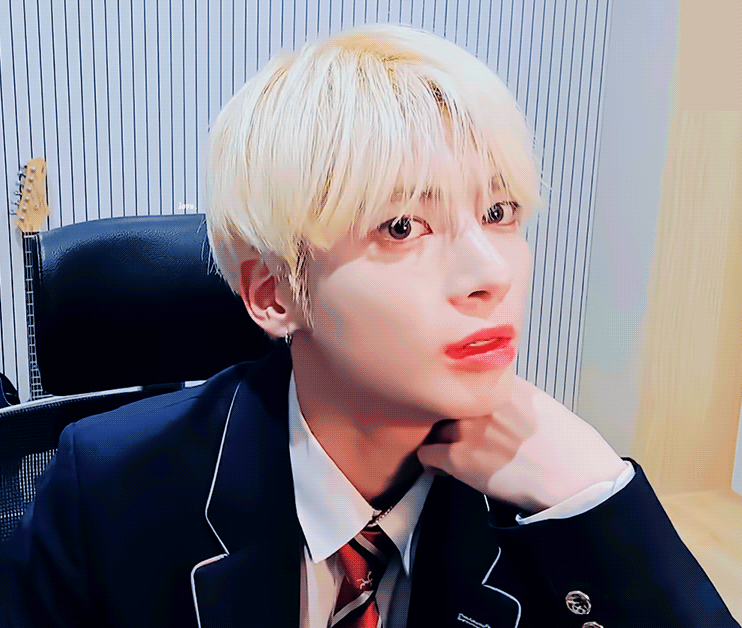 [잡담] 나는 정말 얘 이정도 각도에서 미치게 잘생겼다고 생각해... | 인스티즈