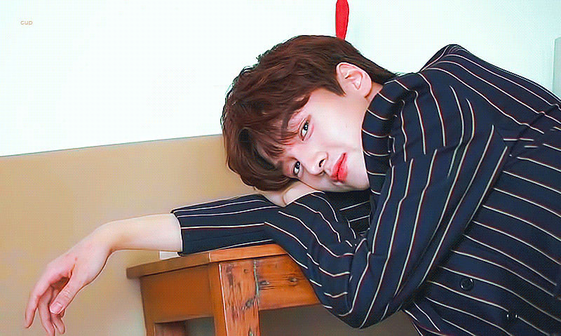 [잡담] 마스크 벗으면 더 장난없는 얼굴인데 보여주지 못해서 아쉽다는 신인 아이돌 | 인스티즈