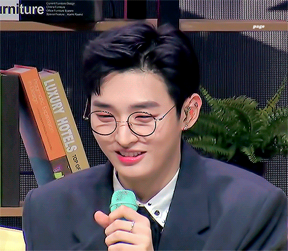 까만옷 입으니까 완전 윤무영같지 않았닝? | 인스티즈