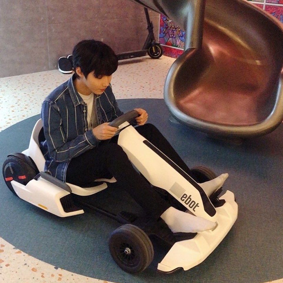 내가 저장한 짤 들고 총총... | 인스티즈