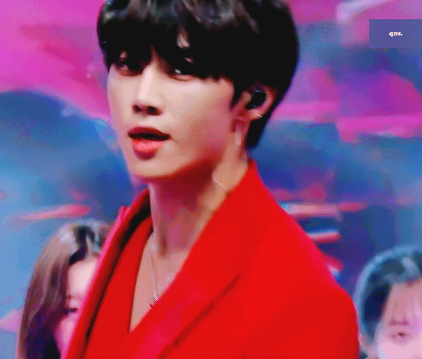 [잡담] 전설의 빨간수트 김선우 | 인스티즈