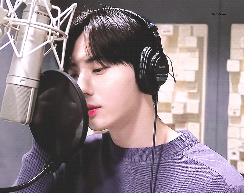 9일(월), 뉴이스트 민현's HAPPY BIRTHDAY 🦊💖 | 인스티즈