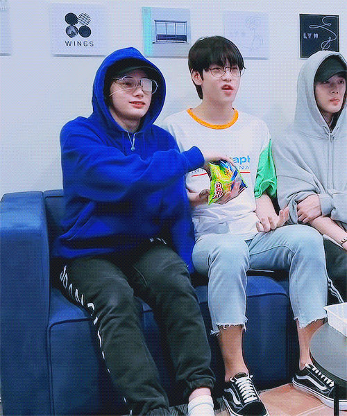 [잡담] 나 이날의 수빈이를 너무 좋아해... 안경 지대잘어울림 | 인스티즈