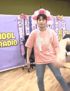 [잡담] 데이식스 영케이 몸 유연한거 보고 갈 사람??? 거의 한마리의 장어 | 인스티즈