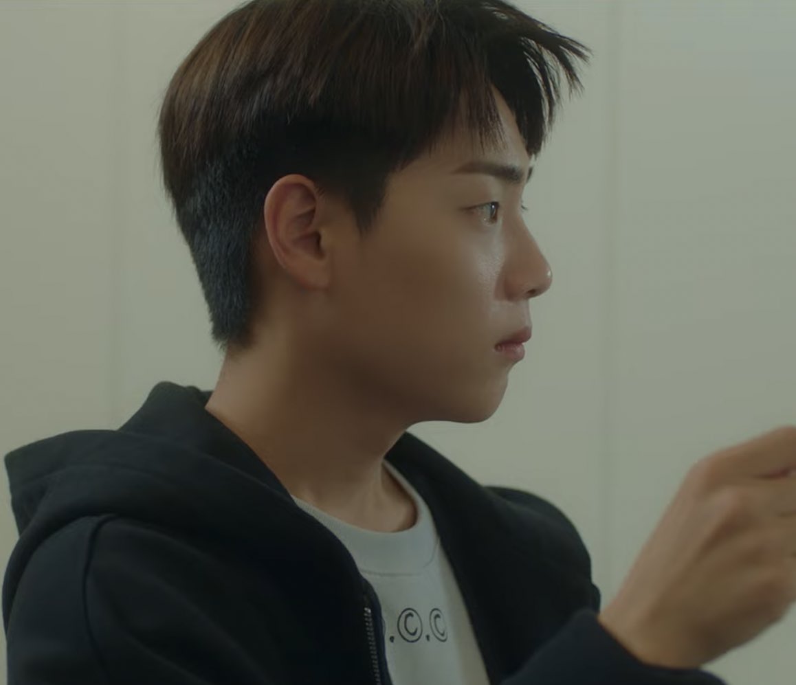 [잡담] #이션이남자로보여요 - 인스티즈(instiz) 익명예잡 [잡담] #이션이남자로보여요